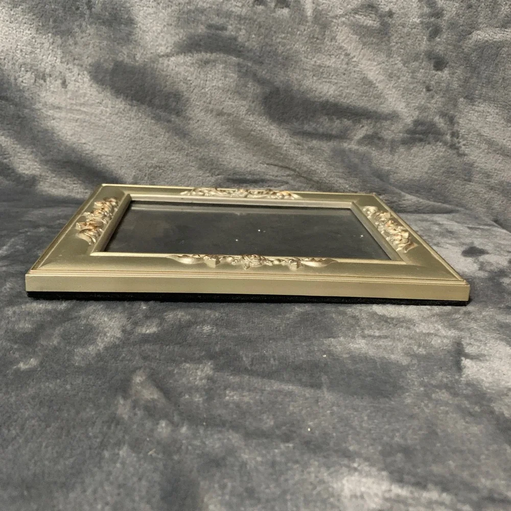 Victorian Style Picture Frame 4.5x6.5 in Ornate Rose Scroll Champagne Gold EUC